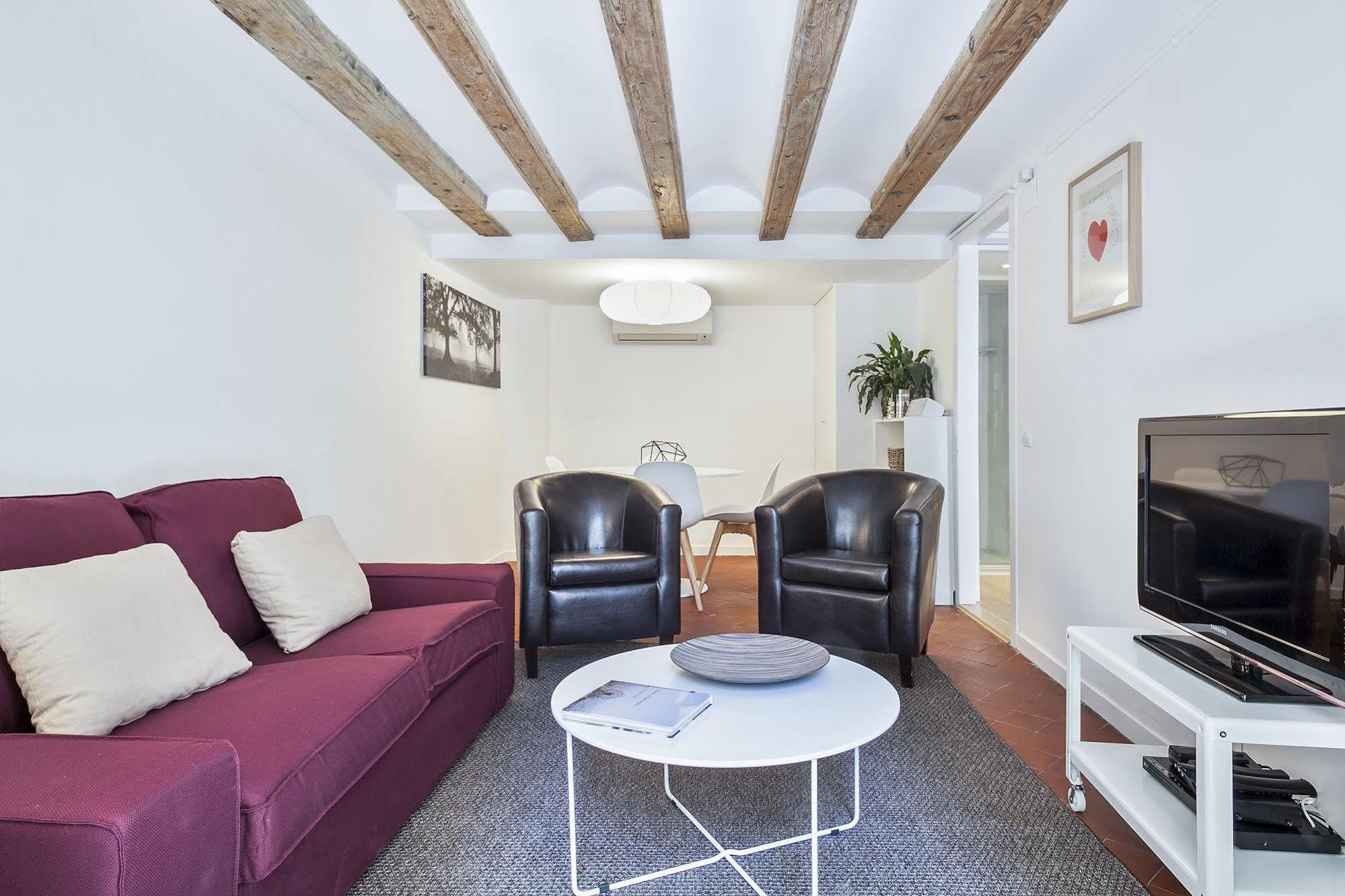 Inside Esparteria Apartment Barcelona